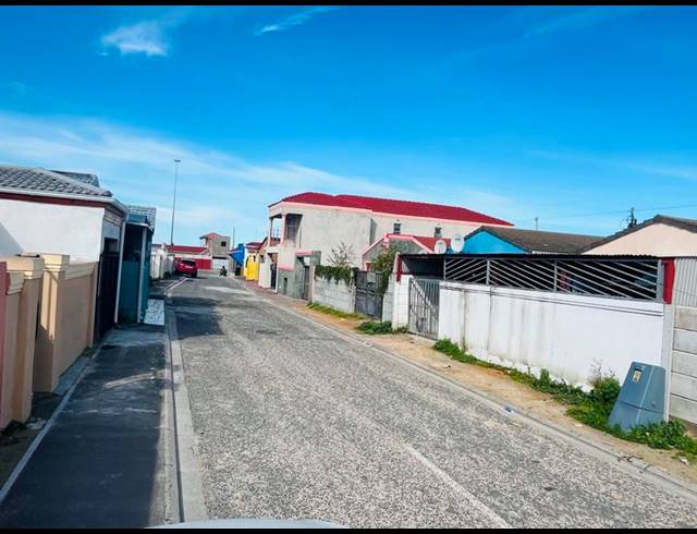 3 BEDROOM HOUSE FOR SALE IN GRACELAND